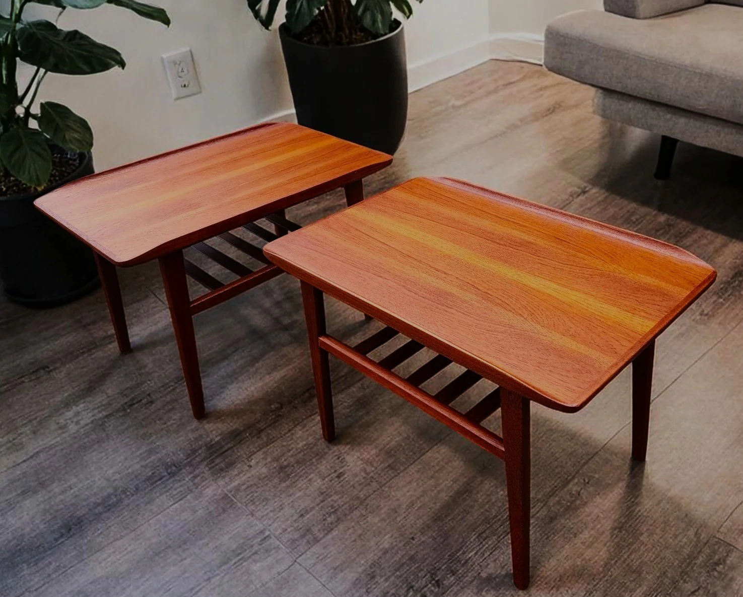 TABLES & DESKS